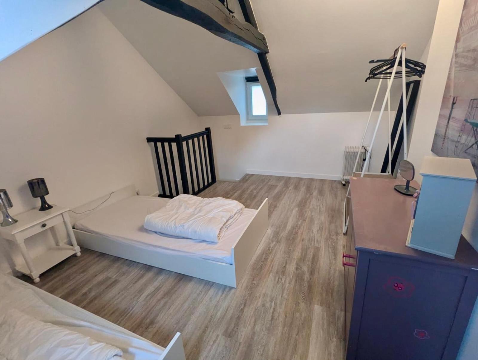Charmante Maison Au Coeur De Villerville Eksteriør billede