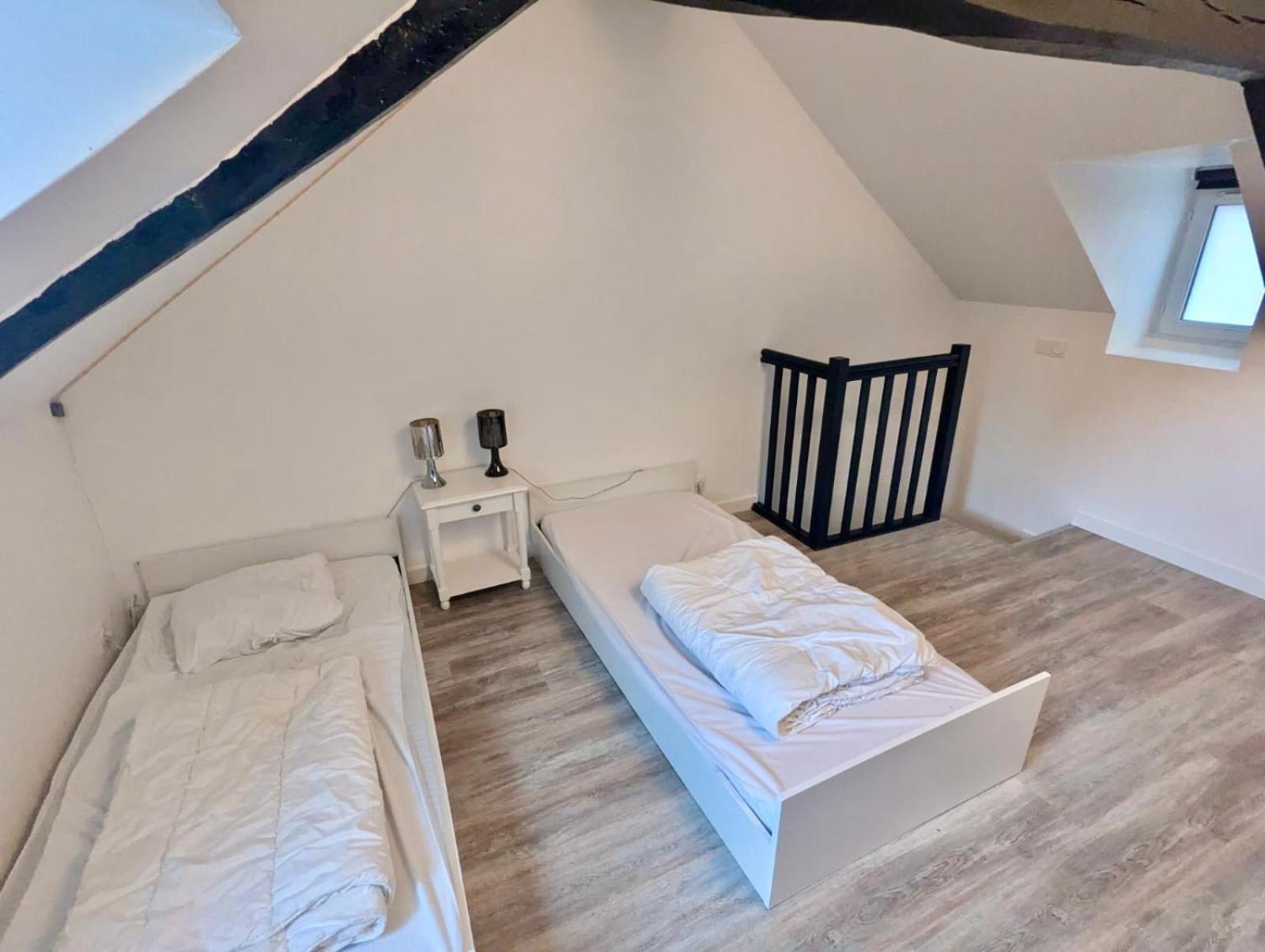 Charmante Maison Au Coeur De Villerville Eksteriør billede